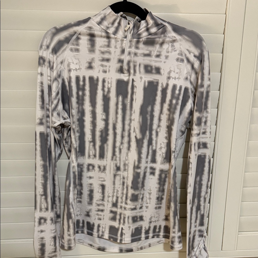 Under Armour ladies XL 1/4 zip